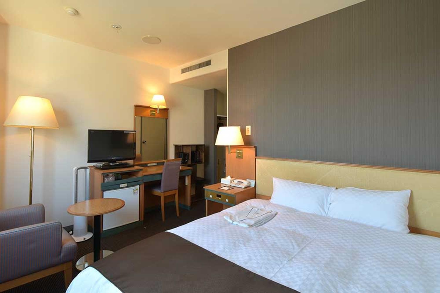 Blossom Hotel Хиросаки Экстерьер фото
