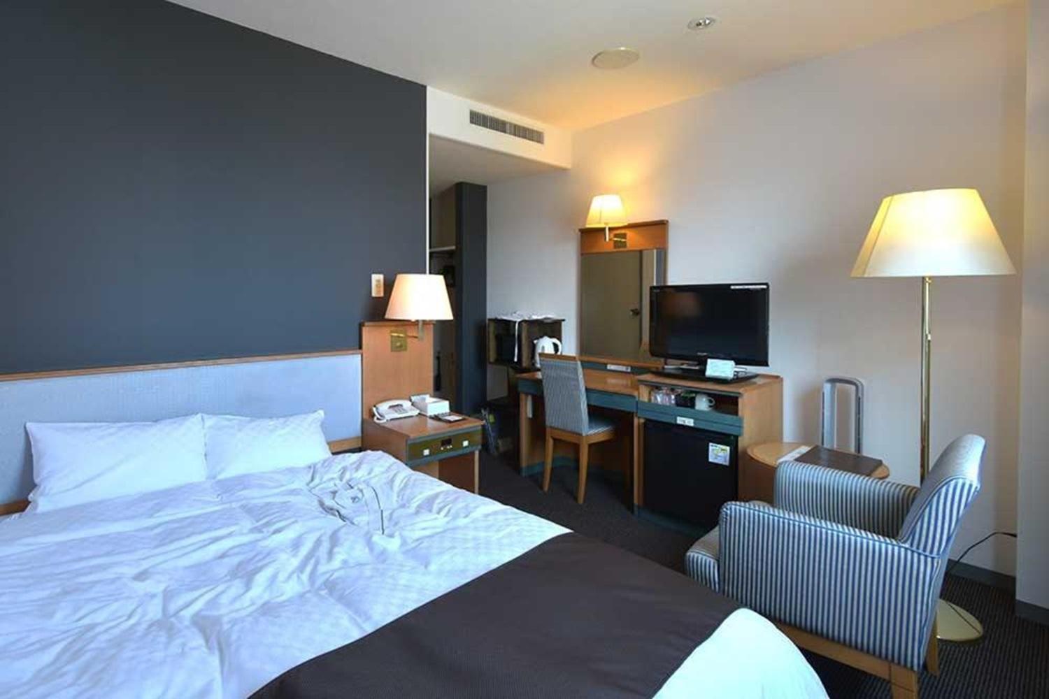 Blossom Hotel Хиросаки Экстерьер фото