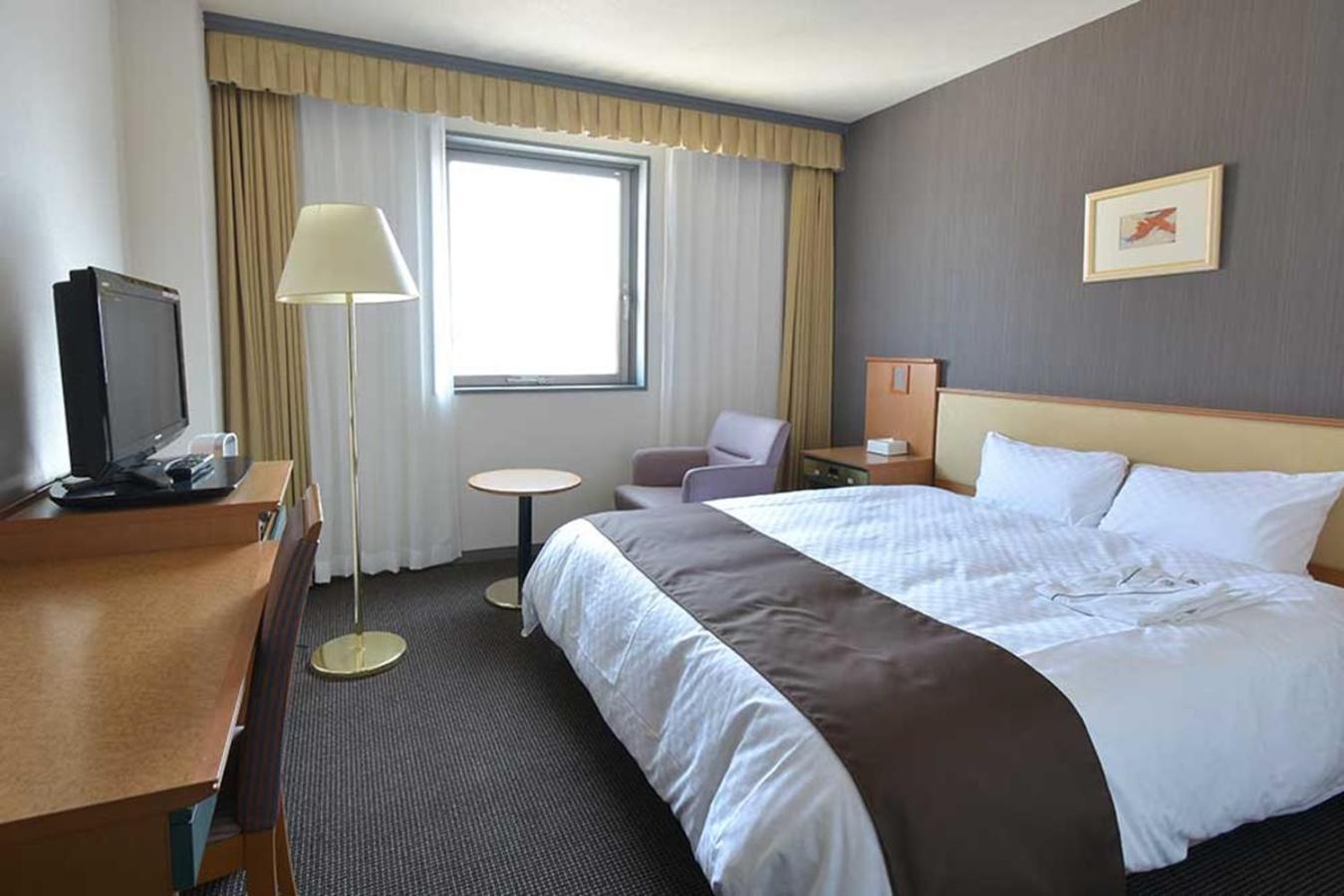 Blossom Hotel Хиросаки Экстерьер фото