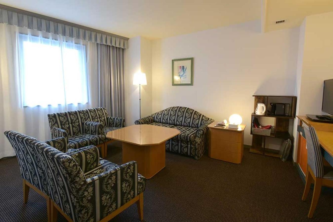 Blossom Hotel Хиросаки Экстерьер фото